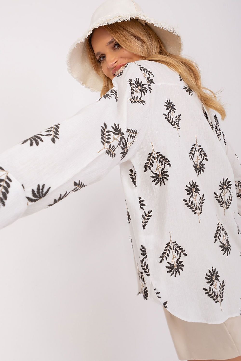 Long-sleeved shirt model 182066 Lakerta