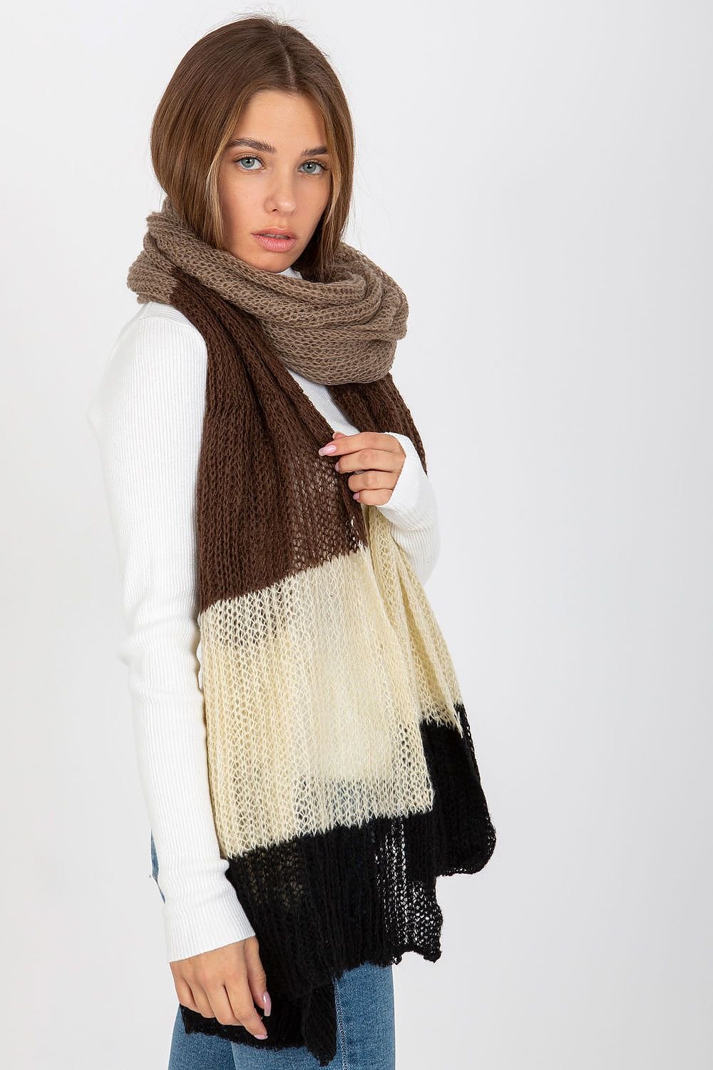 Scarf Model 185902 AT