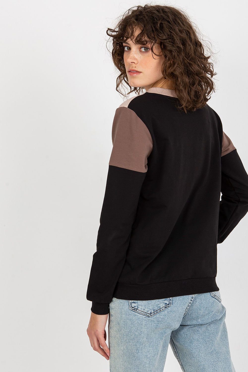 Sweater Model 175200 Relevance