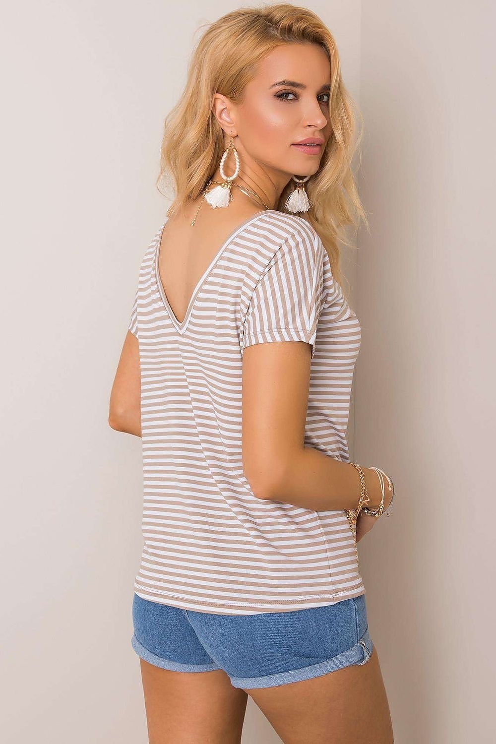 ~T-shirt Model 178073 Rue Paris
