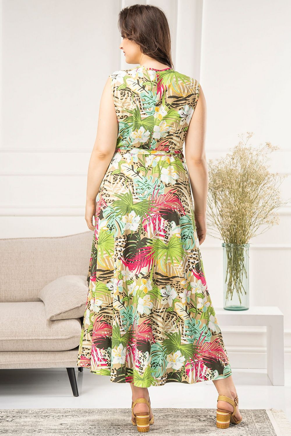 Plus-Size Kleider Model 183404 Karko