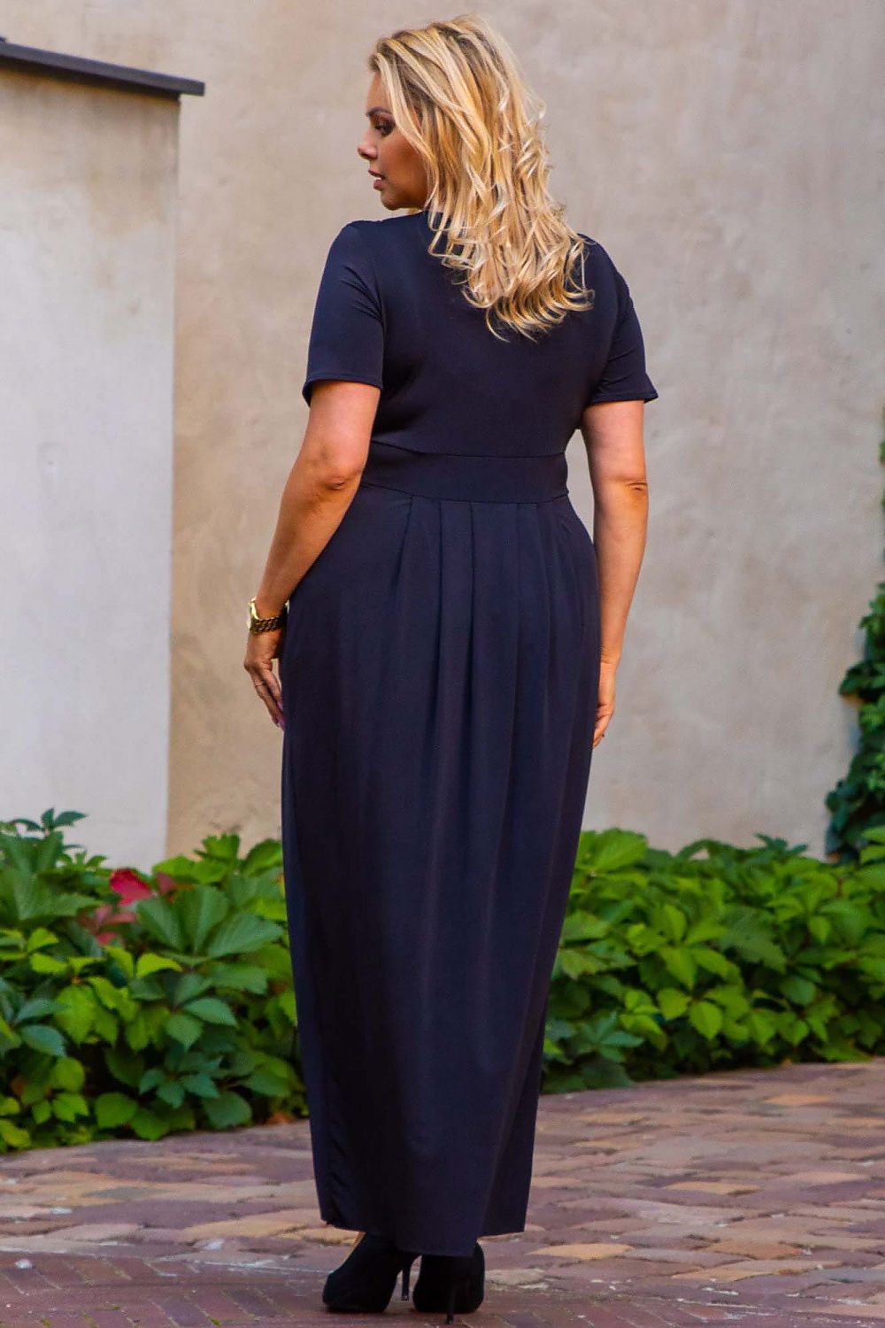 Plus-Size Dresses Model 191371 Karko