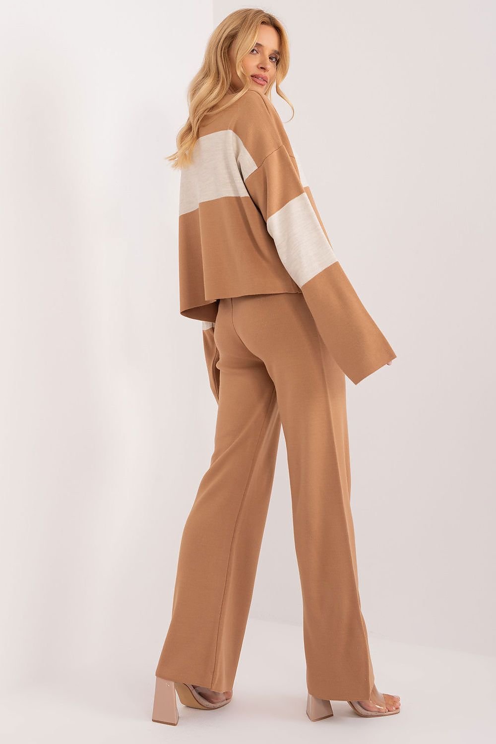 Set Model 192689 Badu