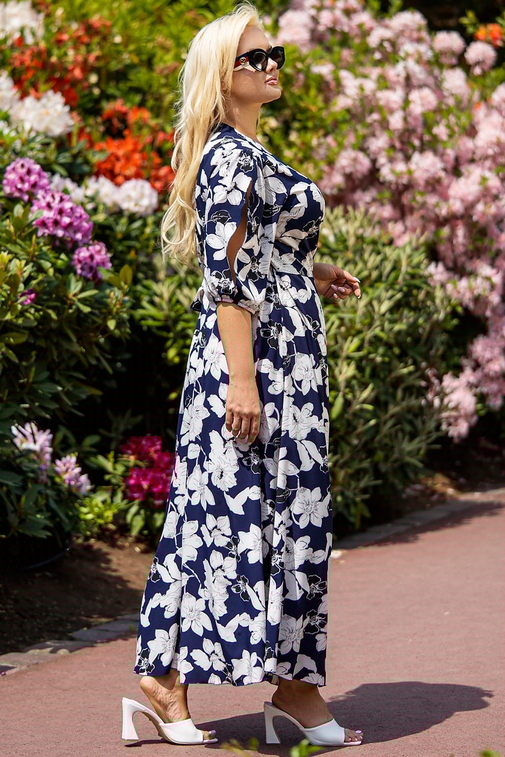 Plus-Size Kleider Model 182182 Karko