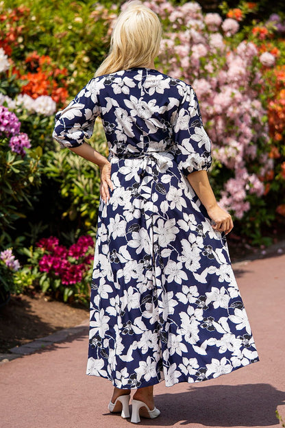 Plus-Size Kleider Model 182182 Karko