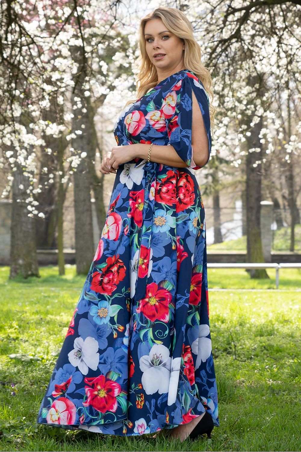 Plus-Size Kleider Model 182188 Karko