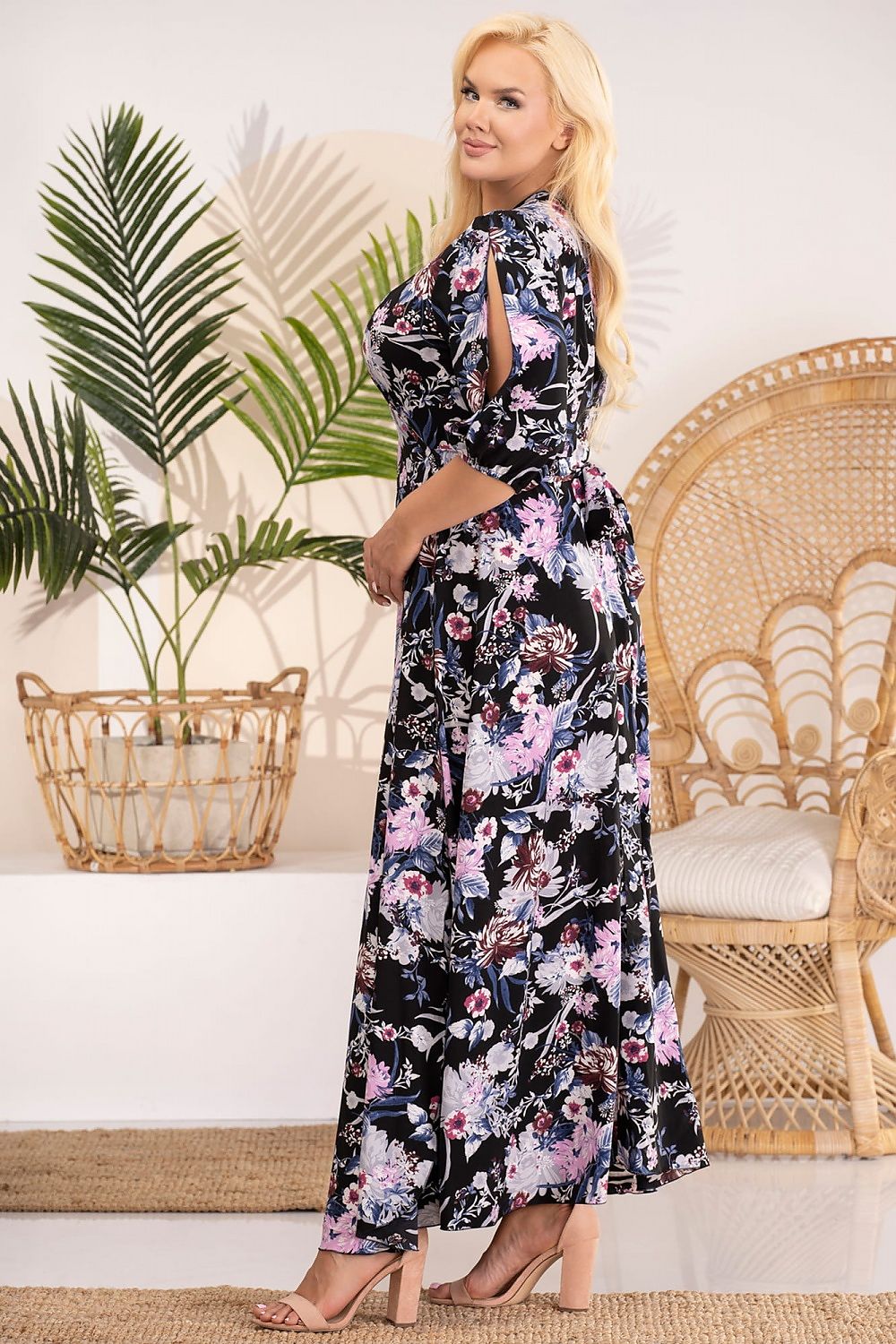 Plus-Size Dresses Model 183391 Karko