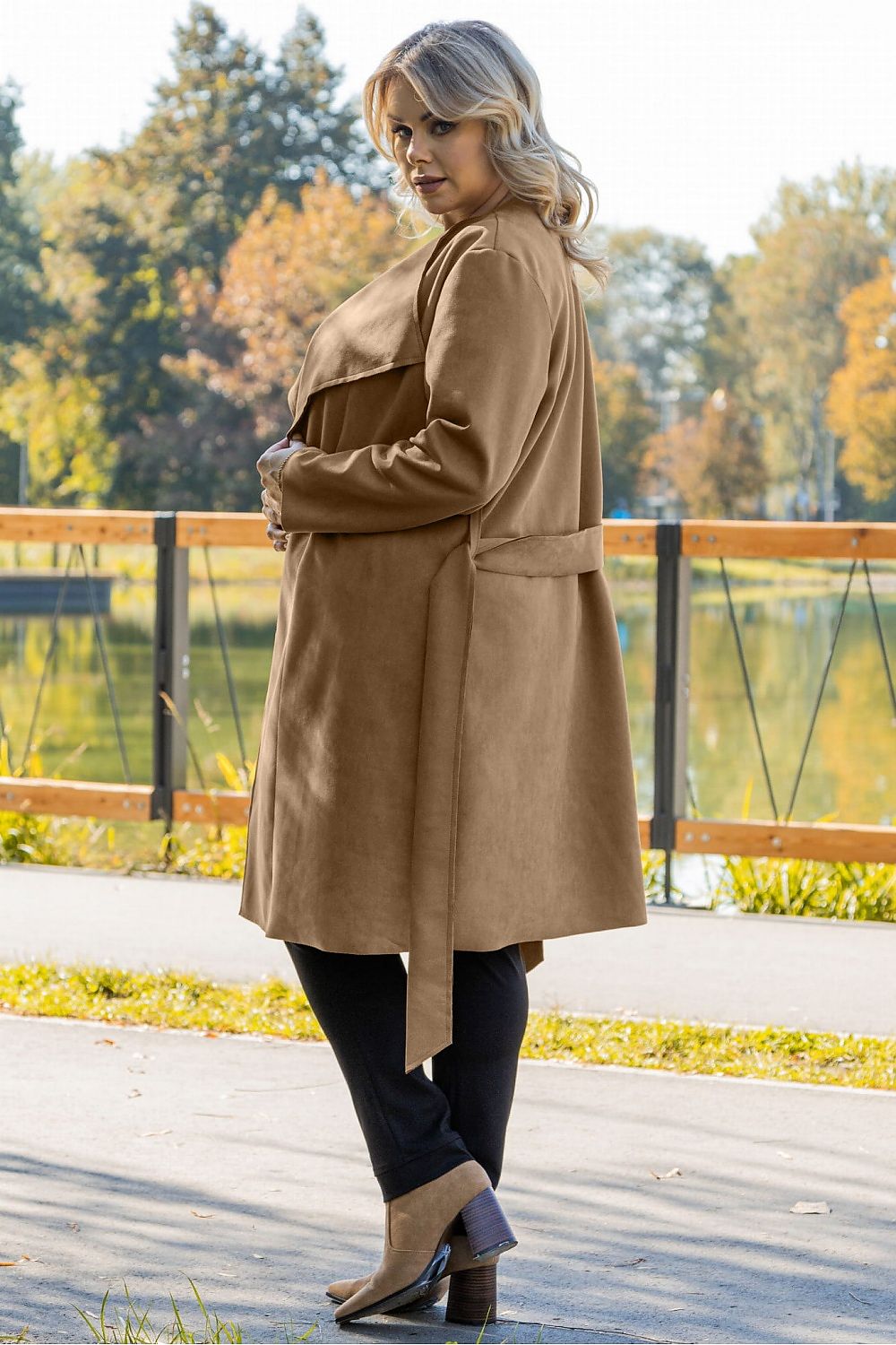 Mantel plus size Model 184903 Karko